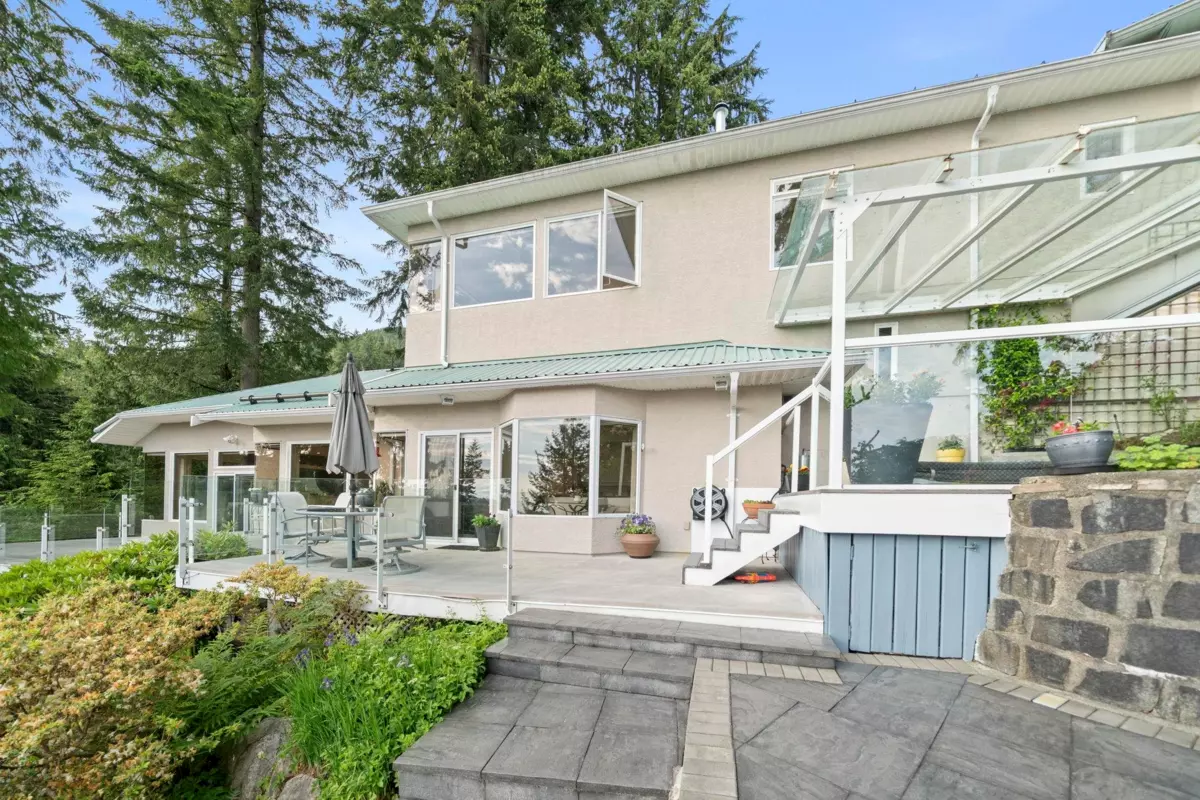 Family Room Photo of 463 Ventura Crescent, North Vancouver, BC