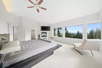 Breakfast Nook Photo of 463 Ventura Crescent, North Vancouver, BC
