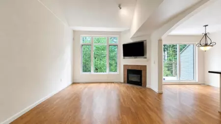 35 2351 Parkway Boulevard, Coquitlam, BC, Coquitlam — Townhouse for sale