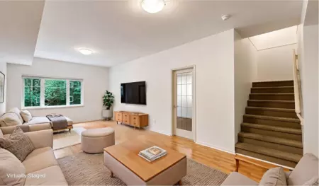Hallway Photo of 35 2351 Parkway Boulevard, Coquitlam, BC