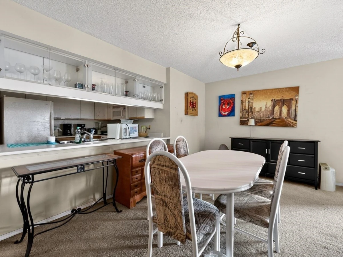 Dining Area Photo of 1503 1135 Quayside Drive, New Westminster, BC