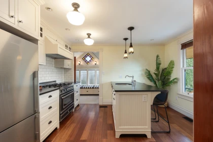 Kitchen Island Photo of 217 Ninth Street, New Westminster, BC