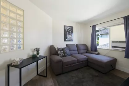 Hallway Photo of 32328 Slocan Drive, Abbotsford, BC