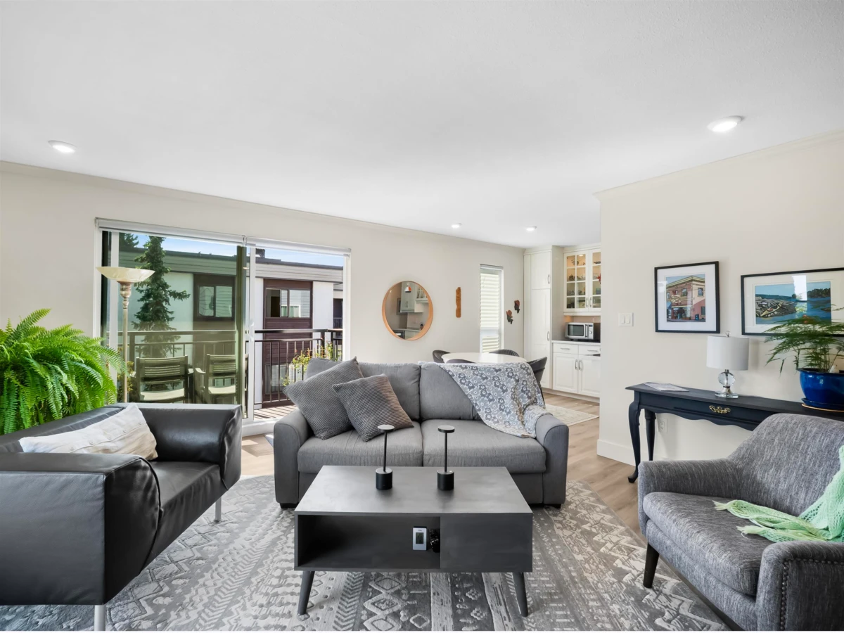 Living Room Photo of 202 134 W 20th Street, North Vancouver, BC