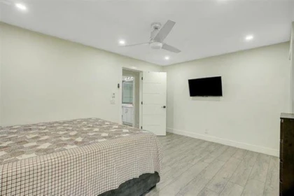 Hot Tub / Spa Photo of 7794 141b Street, Surrey, BC