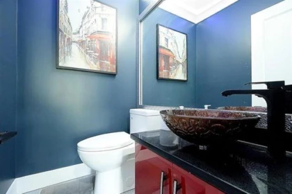Laundry Room Photo of 7794 141b Street, Surrey, BC