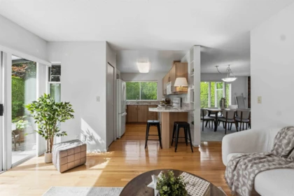 Office / Den Photo of 2 14227 18a Avenue, Surrey, BC
