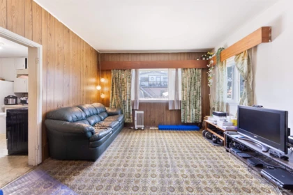 Breakfast Nook Photo of 824 Semlin Drive, Vancouver, BC