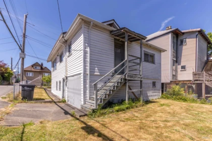 Mudroom Photo of 824 Semlin Drive, Vancouver, BC