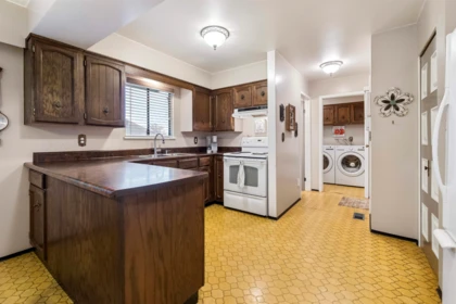 Kitchen Photo of 13474 15 Avenue, Surrey, BC