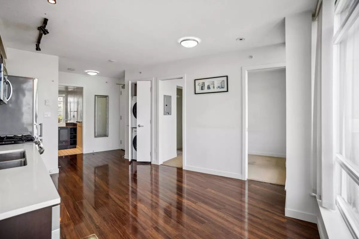 Living Room Photo of 810 4815 ELDORADO MEWS, Vancouver BC V5R 0B2