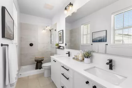 Powder Room Photo of 35 2891 Montrose Avenue, Abbotsford, BC