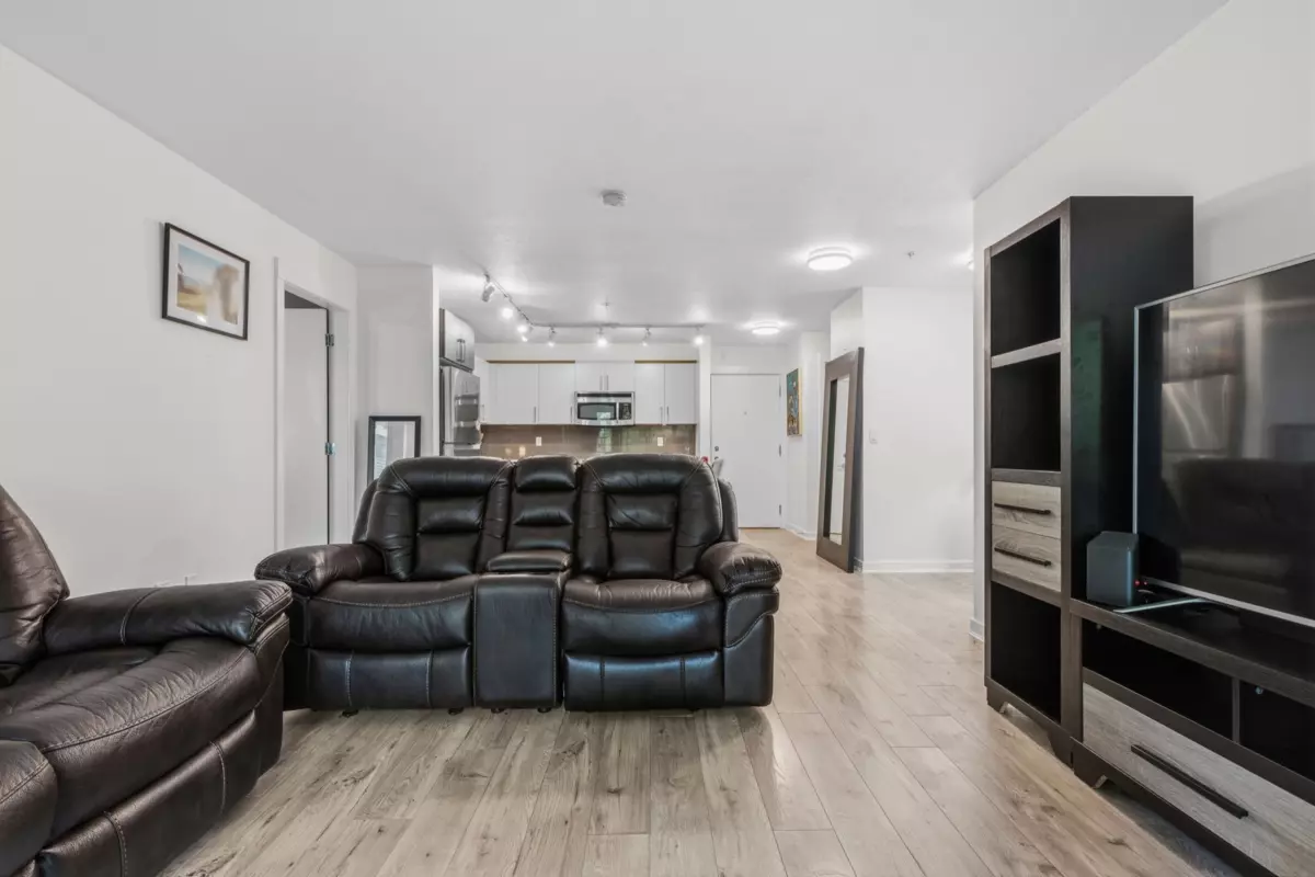 Dining Area Photo of 206 8695 160 Street, Surrey, BC