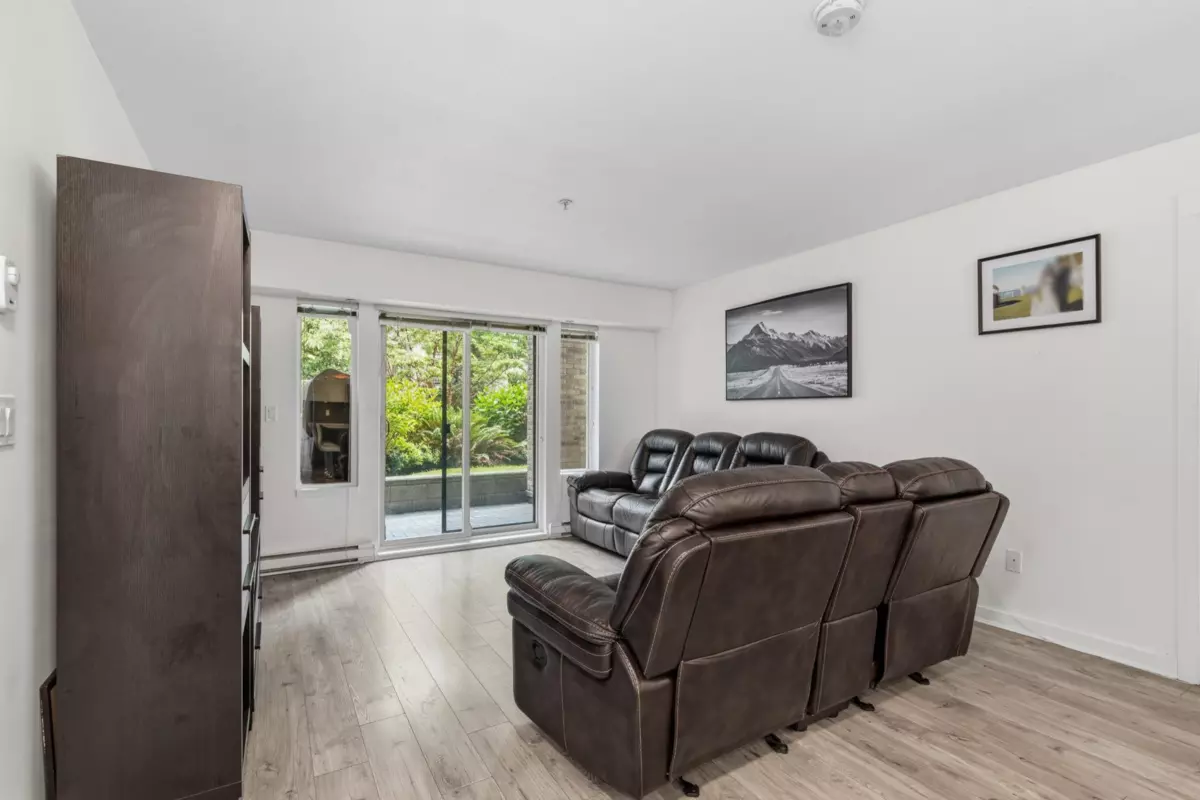 Family Room Photo of 206 8695 160 Street, Surrey, BC