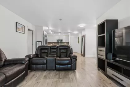 206 8695 160 Street, Surrey, BC, Surrey — Apartment/Condo for sale