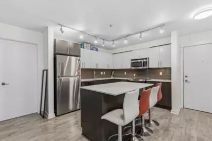 Kitchen Photo of 206 8695 160 Street, Surrey, BC