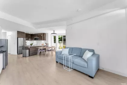 Breakfast Nook Photo of 4 13931 Fraser Highway, Surrey, BC
