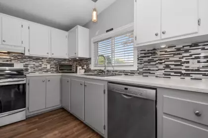 Kitchen Photo of 13 41168 Lougheed Highway, Mission, BC