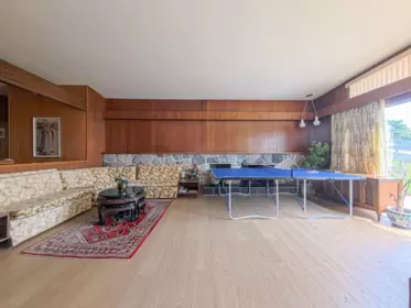 Kitchen Island Photo of 6762 Neal Street, Vancouver, BC