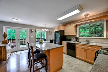 Kitchen Island Photo of 14883 Parkwood Street, Sunshine Valley, BC