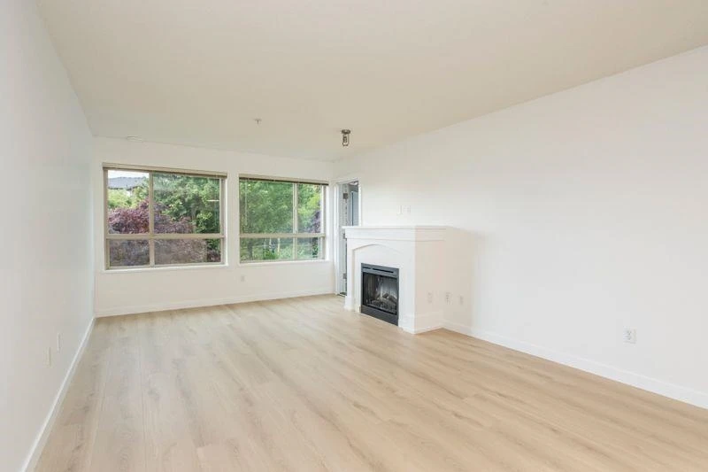 Living Room Photo of 215 3110 Dayanee Springs Boulevard, Coquitlam, BC