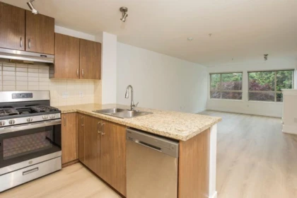 Kitchen Photo of 215 3110 Dayanee Springs Boulevard, Coquitlam, BC