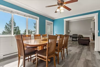 Kitchen Island Photo of 35702 Timberlane Drive, Abbotsford, BC