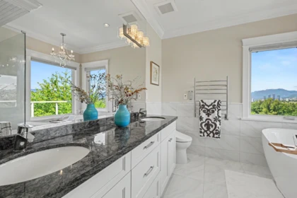 Mudroom Photo of 5635 Oakglen Drive, Burnaby, BC