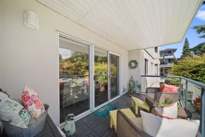 208 1441 Blackwood Street, White Rock, BC, White Rock — Apartment/Condo for sale