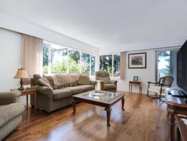 Breakfast Nook Photo of 8579 Redrooffs Road, Halfmoon Bay, BC