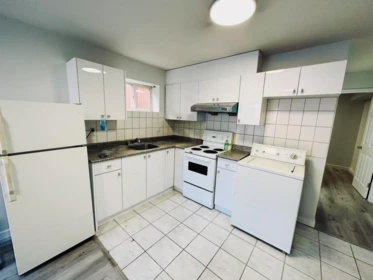 Kitchen Photo of 939 E 26th Avenue, Vancouver, BC