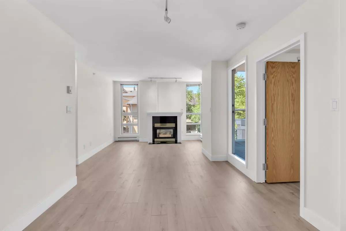 Family Room Photo of 403 1818 W 6th Avenue, Vancouver, BC