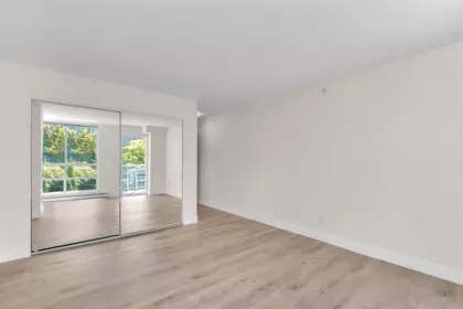 Entry Foyer Photo of 403 1818 W 6th Avenue, Vancouver, BC