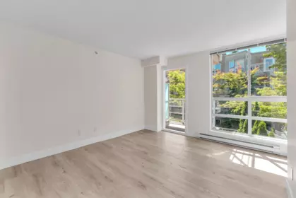 Hallway Photo of 403 1818 W 6th Avenue, Vancouver, BC