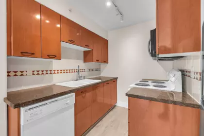 Kitchen Island Photo of 403 1818 W 6th Avenue, Vancouver, BC