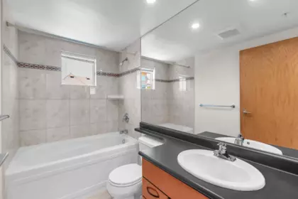 Powder Room Photo of 403 1818 W 6th Avenue, Vancouver, BC