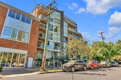 Swimming Pool Photo of 403 1818 W 6th Avenue, Vancouver, BC