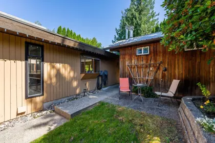 Swimming Pool Photo of 3762 Nanaimo Crescent, Abbotsford, BC