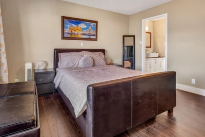 Guest Bathroom Photo of 36382 Sandringham Drive, Abbotsford, BC
