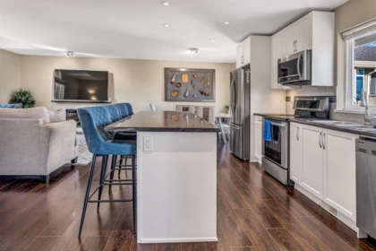 Kitchen Island Photo of 36382 Sandringham Drive, Abbotsford, BC
