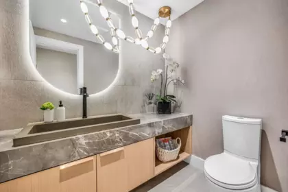 Mudroom Photo of 2423 Mathers Avenue, West Vancouver, BC
