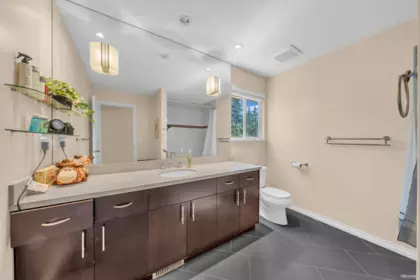 Hot Tub / Spa Photo of 3898 Fromme Road, North Vancouver, BC
