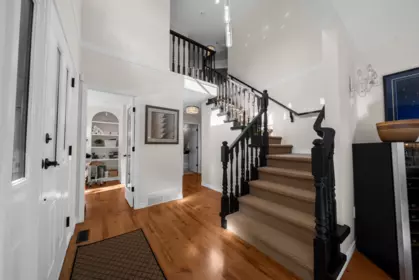 Entry Foyer Photo of 35993 Eaglecrest Place, Abbotsford, BC
