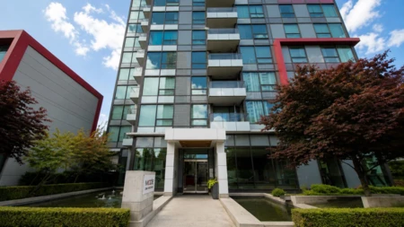 Hallway Photo of 1605 6658 Dow Avenue, Burnaby, BC