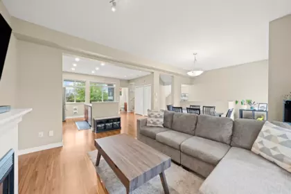 Kitchen Island Photo of 20 6036 164 Street, Surrey, BC