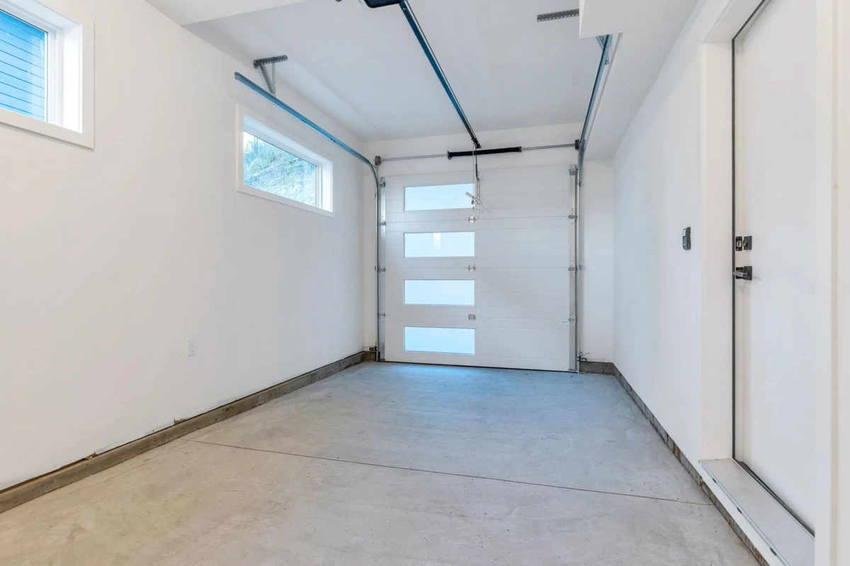 Family Room Photo of 20 43998 Chilliwack Mountain Road, Chilliwack, BC