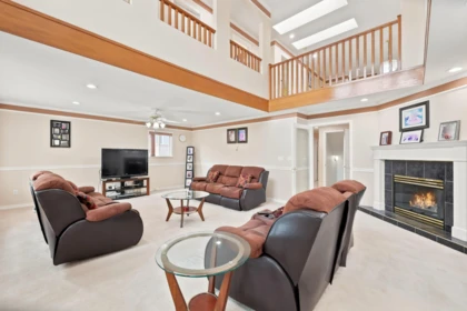 Kitchen Island Photo of 12587 60a Avenue, Surrey, BC