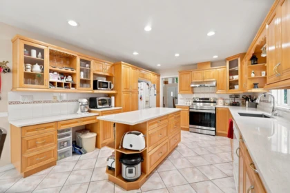 Walk-In Closet Photo of 12587 60a Avenue, Surrey, BC