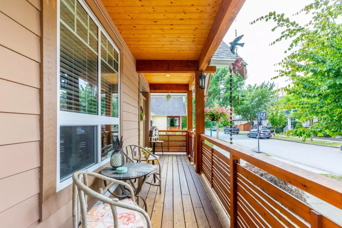 Living Room Photo of 6876 192a Street, Surrey, BC