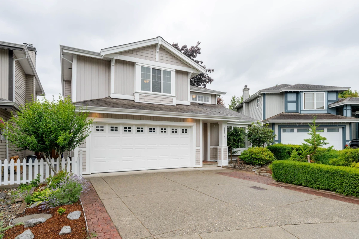 Living Room Photo of 20234 93a Avenue, Langley, BC
